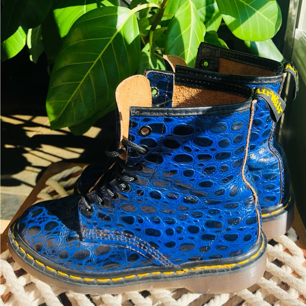 Vintage 1990’s Blue Alligator Dr. Martens Boots.Mint Condition. Made in England - Picture 8 of 14